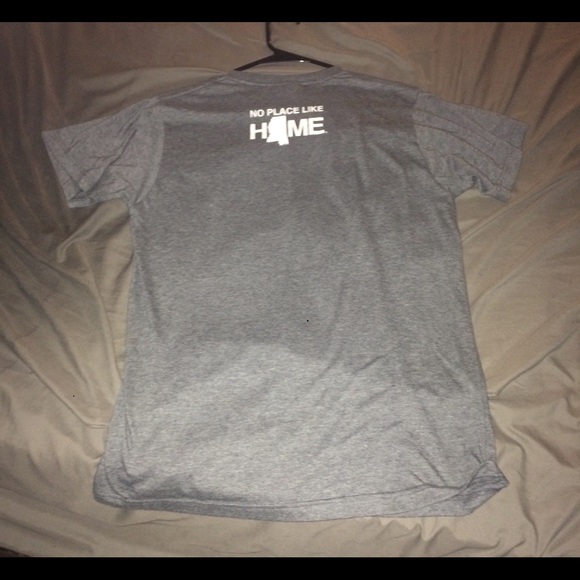 Mississippi “Home” Graphic Tee - Picture 3 of 3